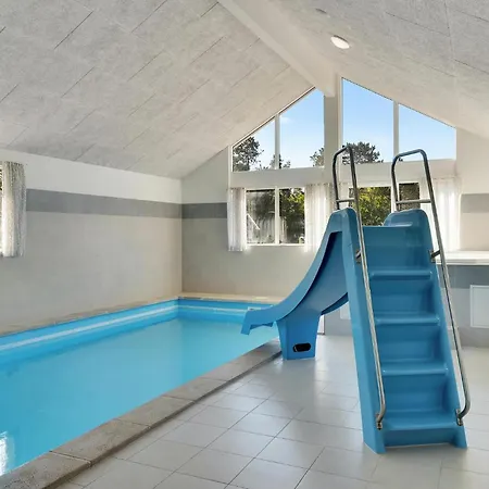 Vakantiehuis Cozy In With Sauna Frederiksværk